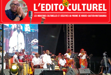 82 ans et une voix intacte : Pierre Claver Akendengué électrise le stade municipal d'Omboué lors de son premier concert sur ses terres natales. © Zara Lo Photographie