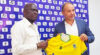 Le président de la Fégafoot, Pierre Alain Mounguengui et le nouveau sélectionneur des Panthères du Gabon, Sébastien Migné, le 20 août 2026. © D.R.