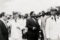 Luc Marc Ivanga (au centre), l’un des artisans méconnus de l’Indépendance, prit une part active aux travaux parlementaires qui façonnèrent en 1960 les symboles et la souveraineté du Gabon. © D.R.