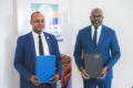 Jean-Jack Mouyabi, le directeur général de l’Élevage, représentant le ministère, et Théophile Boutamba, le directeur général de la CEAG après la signature. © D.R.
