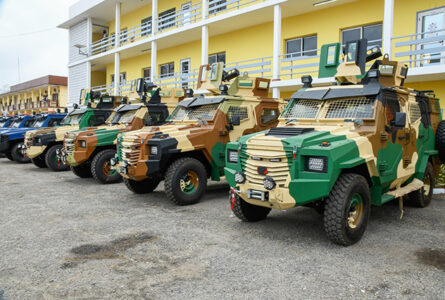 À Libreville, le 7 août 2024, les véhicules militaires de Norinco donnaient déjà une traduction très concrète au rapprochement sécuritaire entre le Gabon et la Chine. © Communication présidentielle
