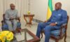 Brice Clotaire Oligui Nguema et Ademola Ajagbe lors de la rencontre. © Com présidentielle