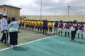 Vétérans sur le terrain du complexe Amselme Ambonguilat, recevant des consignes avant le coup d'envoi. © GabonReview