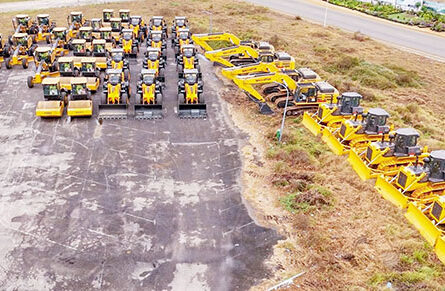 La route Makokou-Mekambo-Ekata, frontière Congo-Brazzaville entre dans sa phase opérationnelle avec l’acquisition de 144 engins, le 24 août 2026. © D.R.