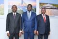 Les ministres des Travaux publics, Edgard Moukoumbi, et du Logement, Mays Mouissi, en compagnie du ministre ivoirien des Infrastructures et de l’Entretien routier, Yacouba Hien Sié. © D.R.