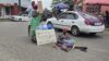 Des habitantes d'Alibandeng manifestant leur colère, le 7 septembre 2026. © GabonReview