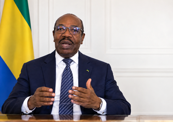 Ali Bongo : défendre le père, reprendre la parole politique
