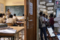 Entre l’école qui informe et les réseaux qui brouillent les repères, l’éducation à la santé sexuelle place la jeunesse gabonaise au cœur d’un choix: apprendre pour mieux se protéger. © GabonReview