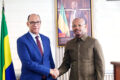 André Massard, directeur délégué représentant Eramet et Pascal Franck Nzé Ndong Nzé, directeur général du PNPE, le 23 septembre 2026 à Libreville. © D.R.