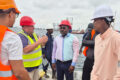 Le directeur général de l’OPRAG, Martin Boguikouma, visitant les travaux, le 10 septembre 2026 à Port-Gentil.  © D.R.