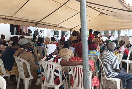 Consultations, soins, examens : la caravane du Samu social ne désemplit pas à Port-Gentil. © GabonReview