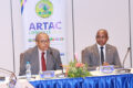 Le président exécutif de l’ARTAC, Christian Katende et le président de l’ARCEP Gabon, Célestin Kadjidja lors de la clôture de la session, le 21 octobre 2026 à Libreville. © GabonReview