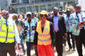 La ministre Armande Longo Moulengui et les retraités sur le site de la Cité Emeraude, le 30 septembre 2026. © GabonReview