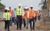 Philippe Ossoucah, directeur général de GPC et la délégation de bailleurs internationaux lors de la visite du site Orinko, le 1er octobre 2026.  © D.R.