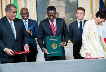 À l’Élysée, le 20 juillet 2026, le Gabon et Eramet posaient les bases d’une transformation accrue du manganèse sur place. La montée de l’État français au capital du groupe donne une nouvelle portée politique aux garanties industrielles attendues par Libreville. © Com. présidentielle Gabon