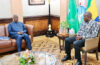 Raymond Ndong Sima échangeant avec le président Brice Clotaire Oligui Nguema, le 23 octobre 2026. © Communication présidentielle