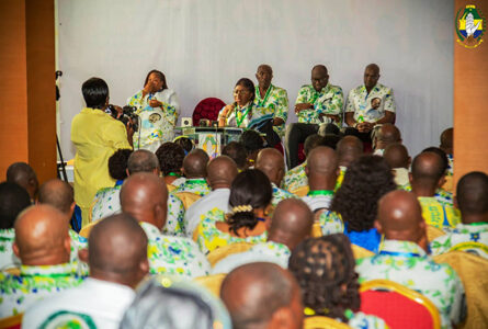 Réunis en séminaire à Libreville les 10 et 11 octobre 2026, les cadres du PDG ont laissé éclater leurs divergences sur l’avenir du parti : rester dans le sillage d’Oligui Nguema ou franchir le pas de l’opposition. ©facebook/pdggabon