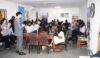 L’Analyste Hub AI au PNUD, Mohamed Kais Dhaoui, échangeant avec les innovateurs et promoteurs de startups gabonais. © GabonReview