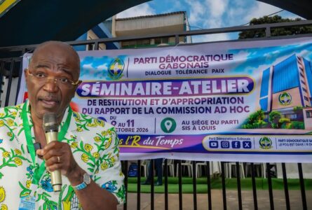 Le président du Parti démocratique gabonais (PDG),  Blaise Louembé, lors des travaux, à Libreville. © Photo montage/GabonReview