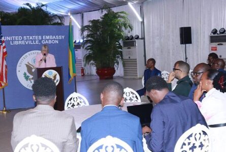 La chargée d’affaires de l’ambassade, Susan Ngarmin, lors de son discours, le 14 octobre 2026.  © GabonReview