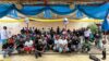 Photo de famille à l'issue de la remise des dons. © GabonReview