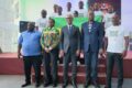 ‎‎Photo de famille entre les athlètes et le ministre des Sports. © AFC Sport