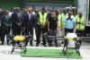 ‎La mairie de Libreville assistant à la démonstration de nettoyage par drone. © D.R.