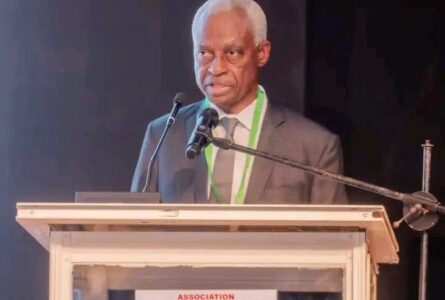 Le maire de Libreville et président de l’association, Eugène M’ba, le 7 octobre 2026, à Franceville. © D.R.