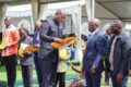 Oligui Nguema, lors de la remise symbolique des titres fonciers. © Com. présidentielle