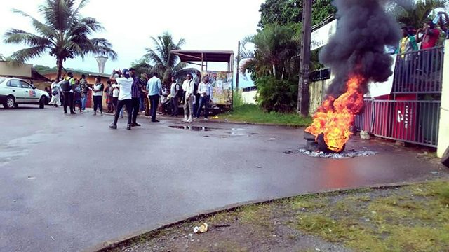 ENS : Des étudiants dans la rue pour réclamer leur bourse