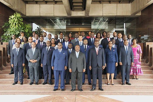 Le gouvernement Issozet dont les membres peaufinent actuellement la composition de leurs cabinets ministériels. © Gabonreview