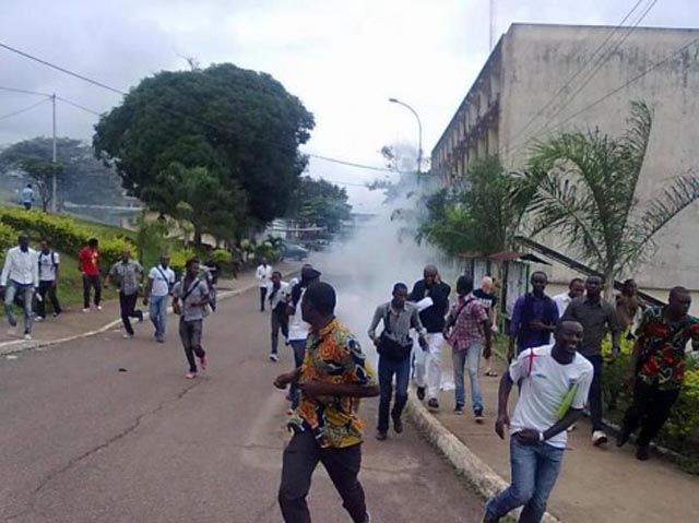 Université Omar-Bongo 25 mai 2012