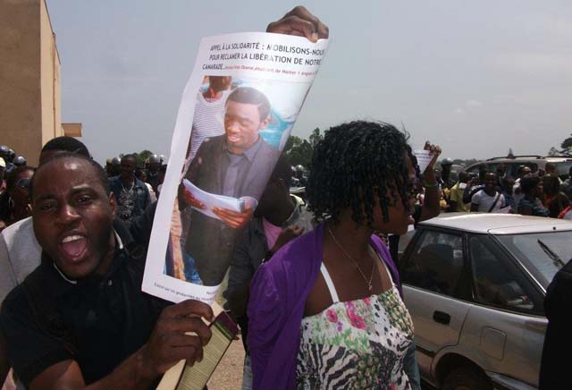 Gabonreview.com - Les étudiants ont manifester toute la semaine contre l'arrestation de leur camarade - © Jean-Pierre Rougou