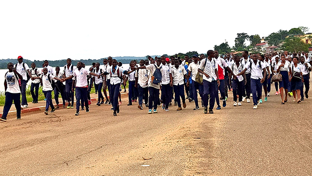 Éducation nationale : Les forces de l’ordre s’invitent à la marche pacifique des élèves du Gabon