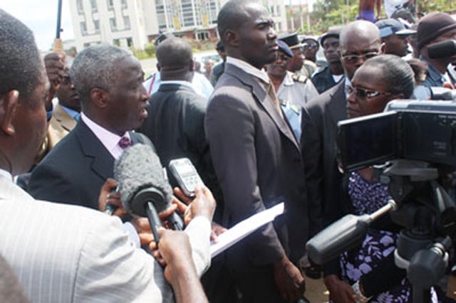 UOB étudiants rencontrent Ndong Sima Gabon